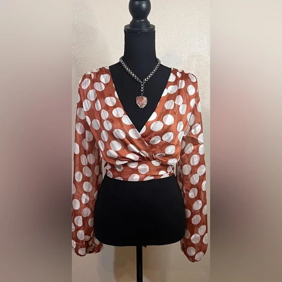 Vici wraparound top - Picture 2 of 5